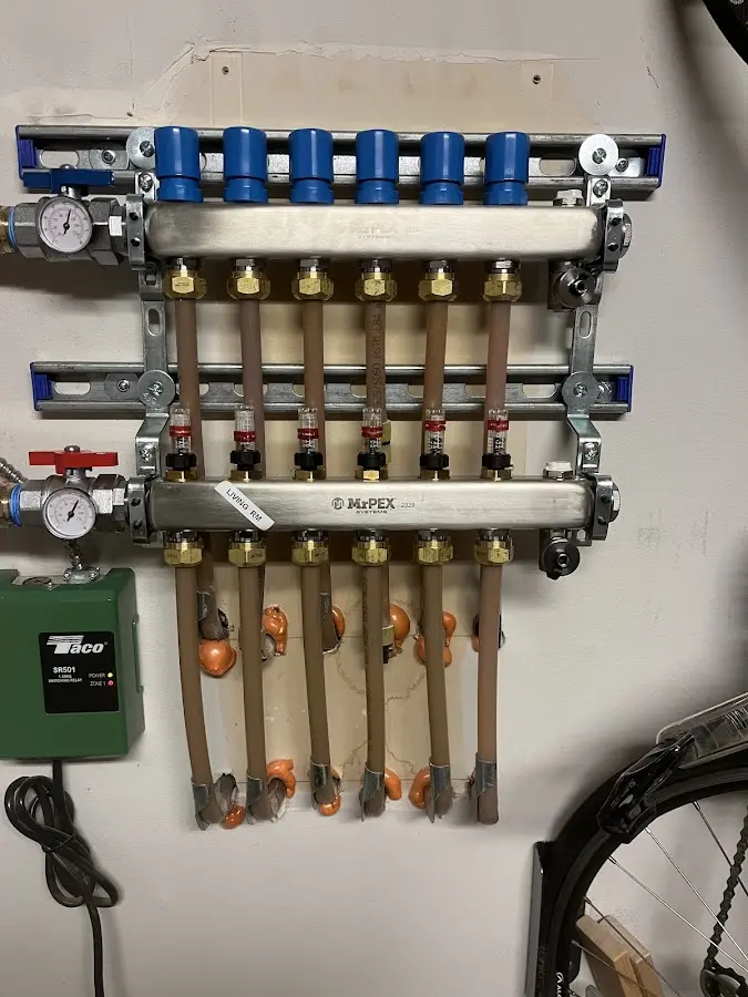 Plumber performing Leak Detection at a residential property in Hillview